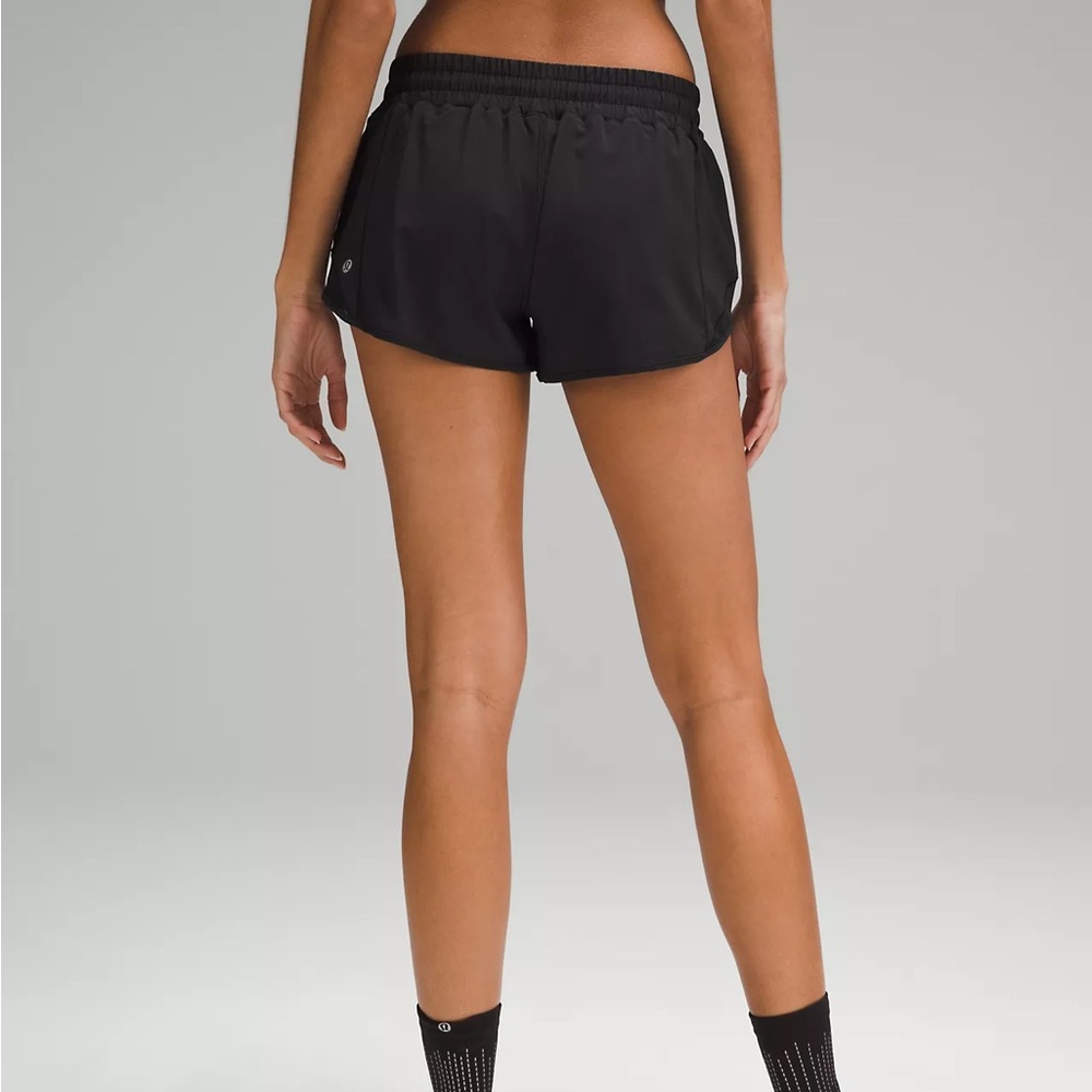 Lululemon Hotty Hot Low-Rise Lined Short 2.5"